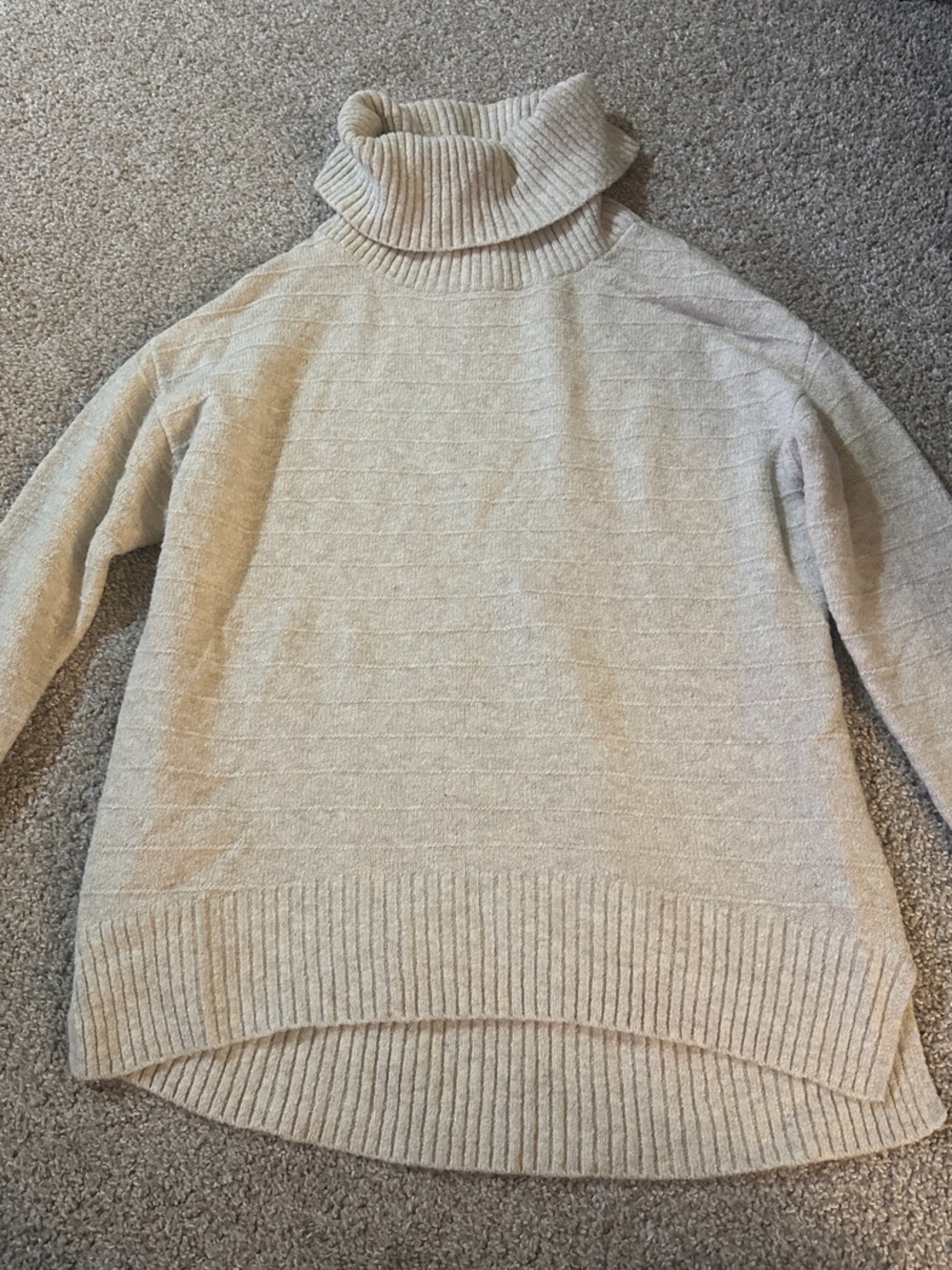 Old Navy Cream Turtleneck Sweater - Cozy Women's Knit